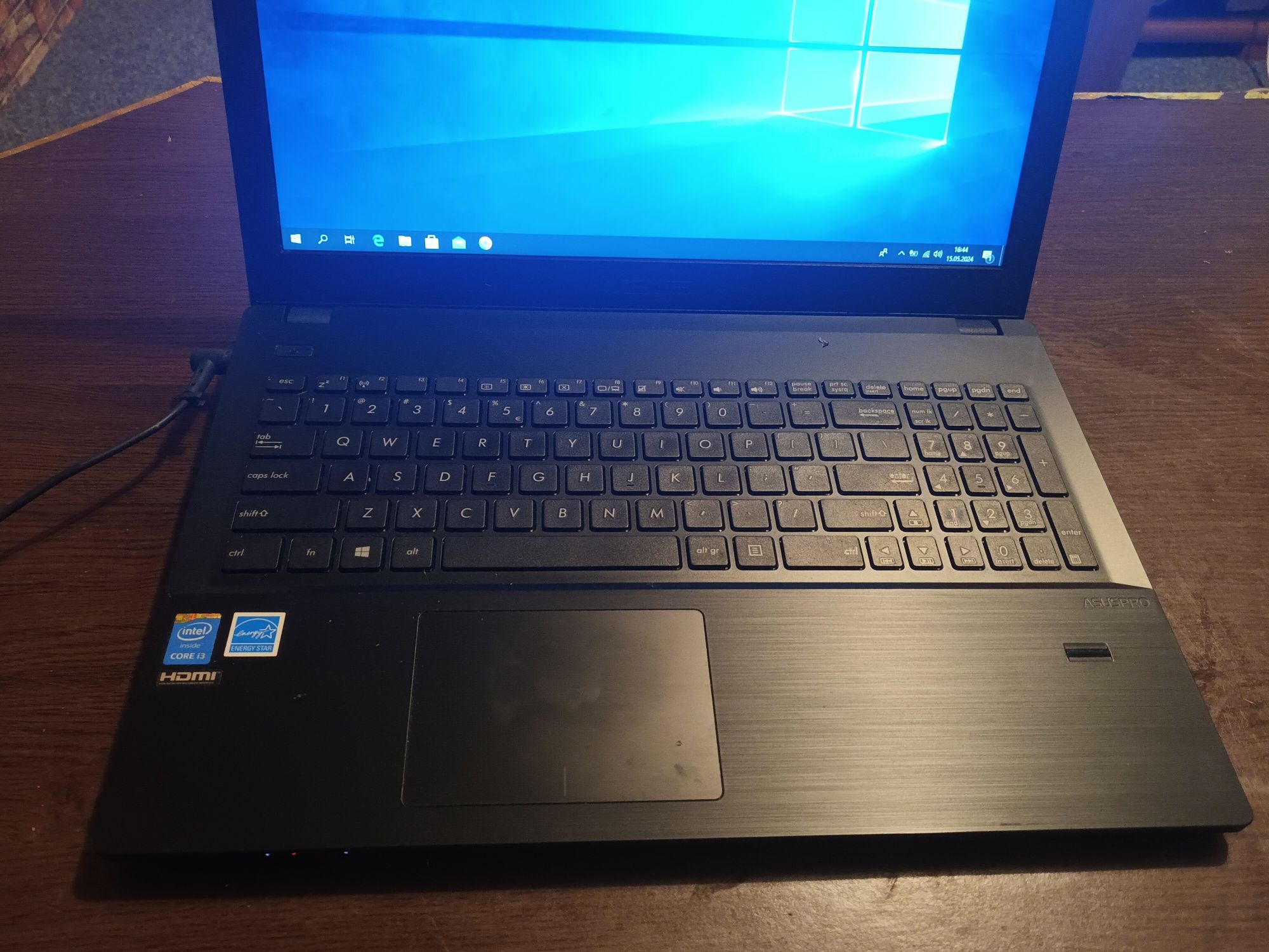 Laptop Asus i3  15,6 inchi