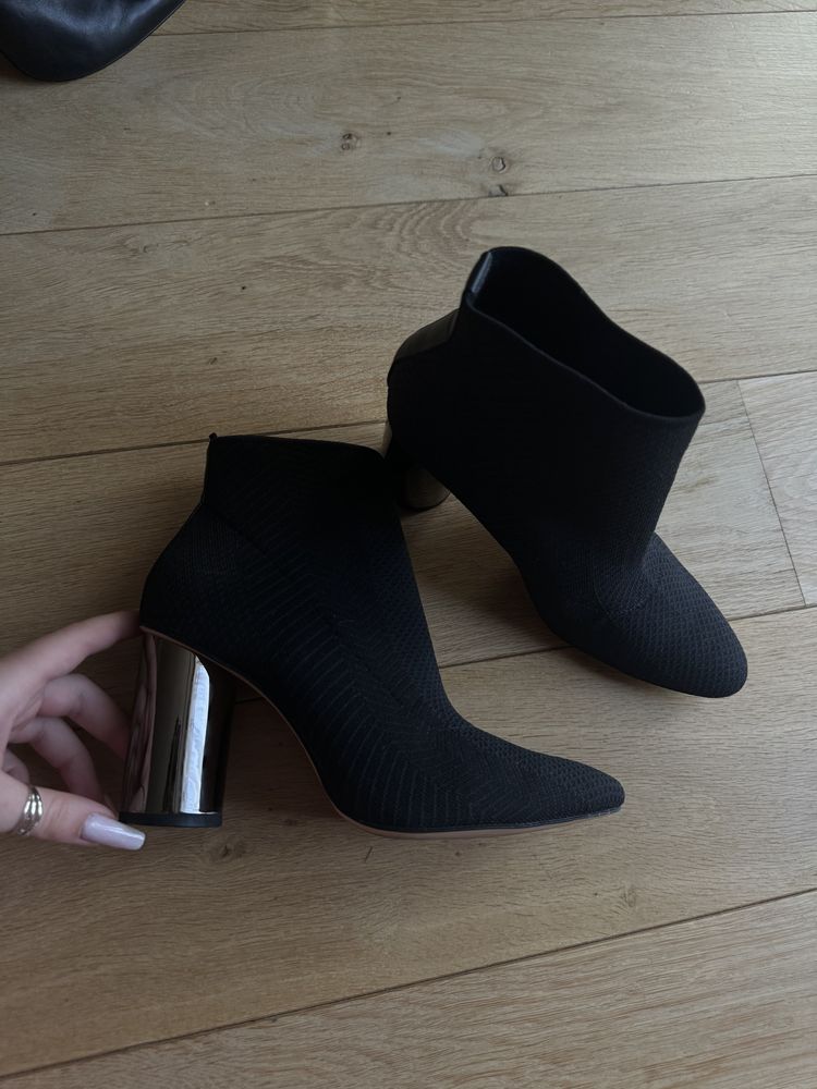 Pantofi cu toc Zara