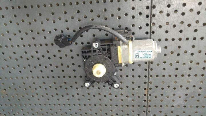 Motoras macara dreapta spate opel antara a l07 96672885