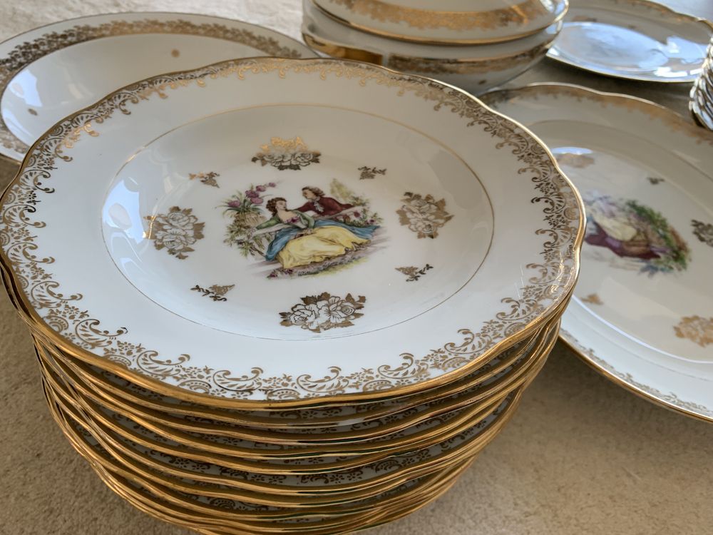 Serviciu de masa portelan Francez Limoges vintage AURIT