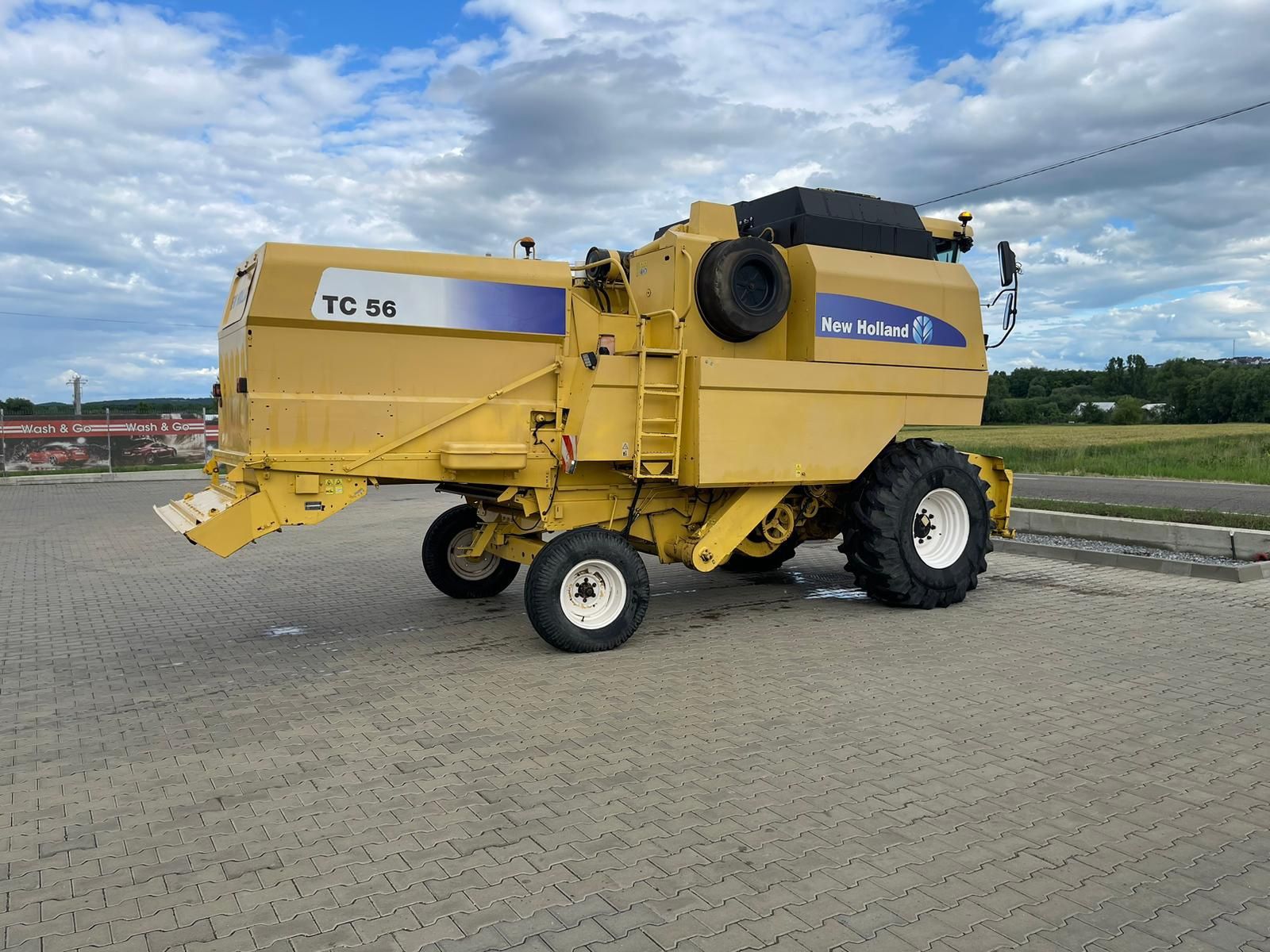 Combina  New Holland tc 56