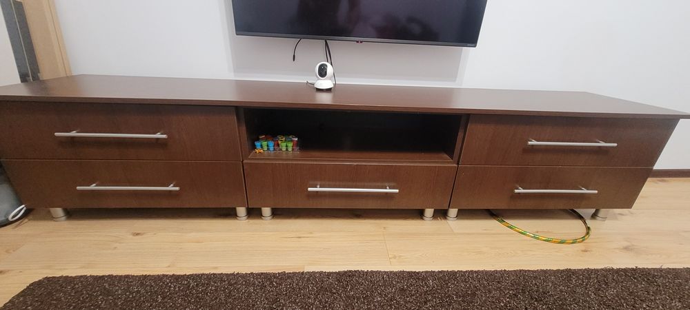 Comoda televizor