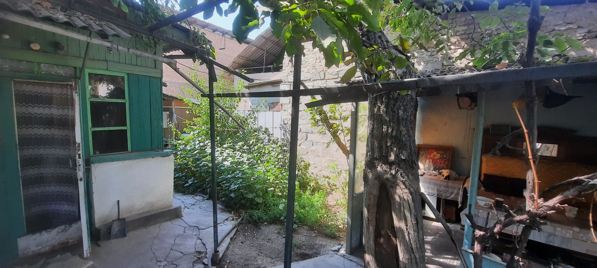 Uy sotiladi yer hisobida 3.4 sotix