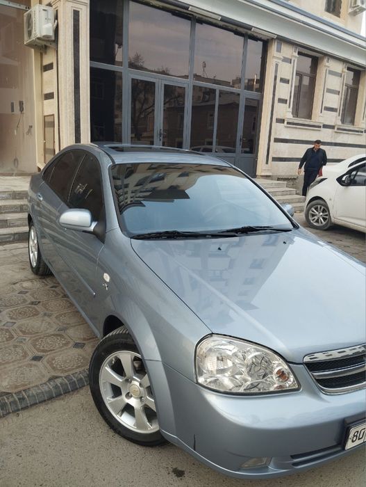 продаётся машина ласетти1.6 автомат