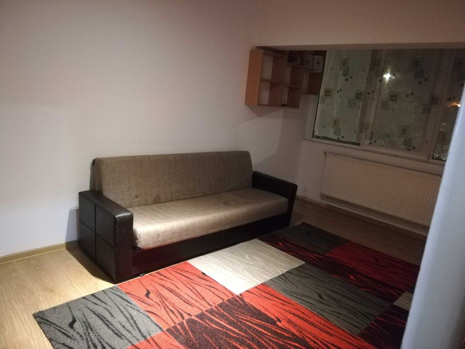 inchiriez apartament 2 camere decomandat