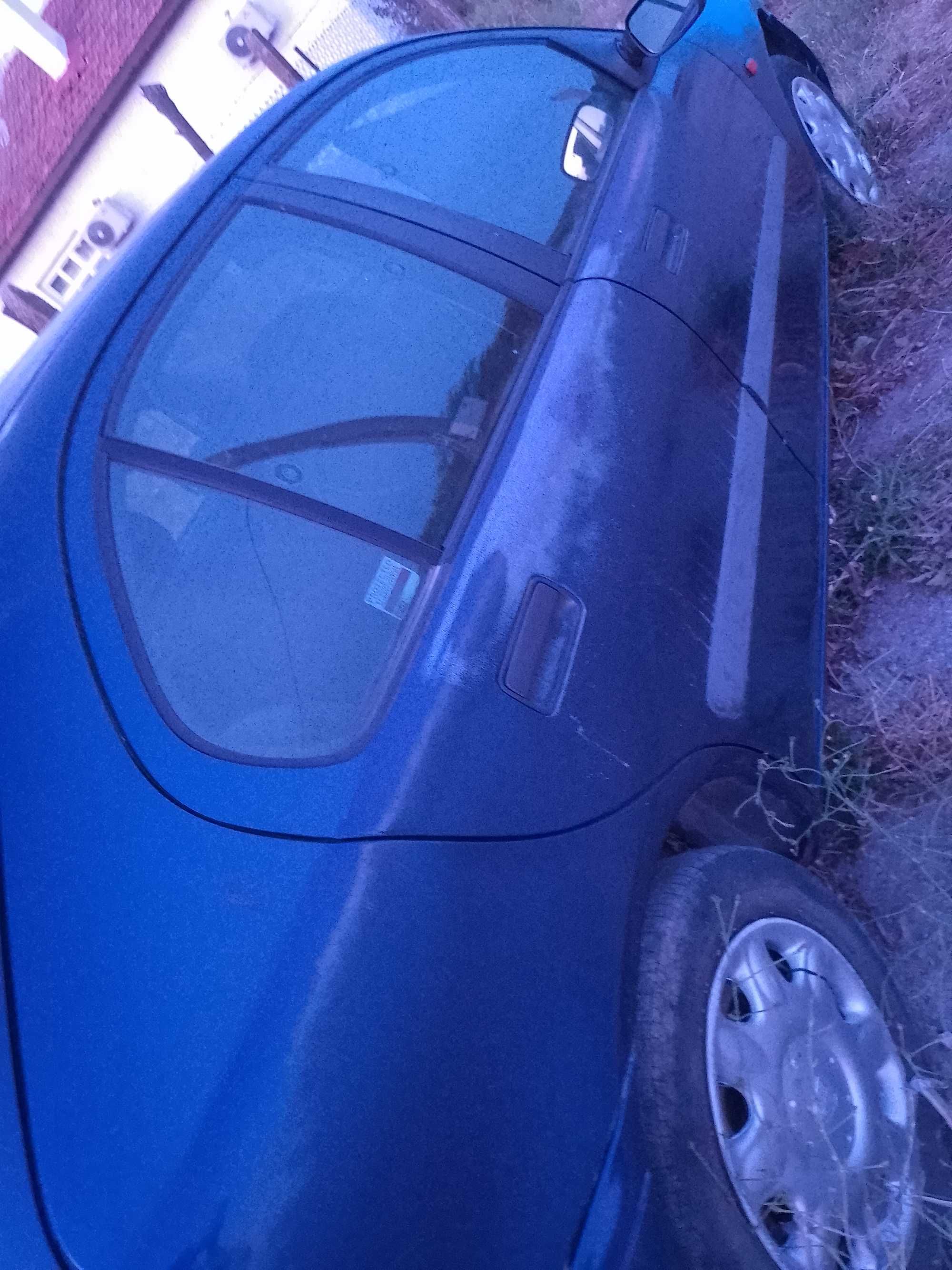 Автомобил Rover 200