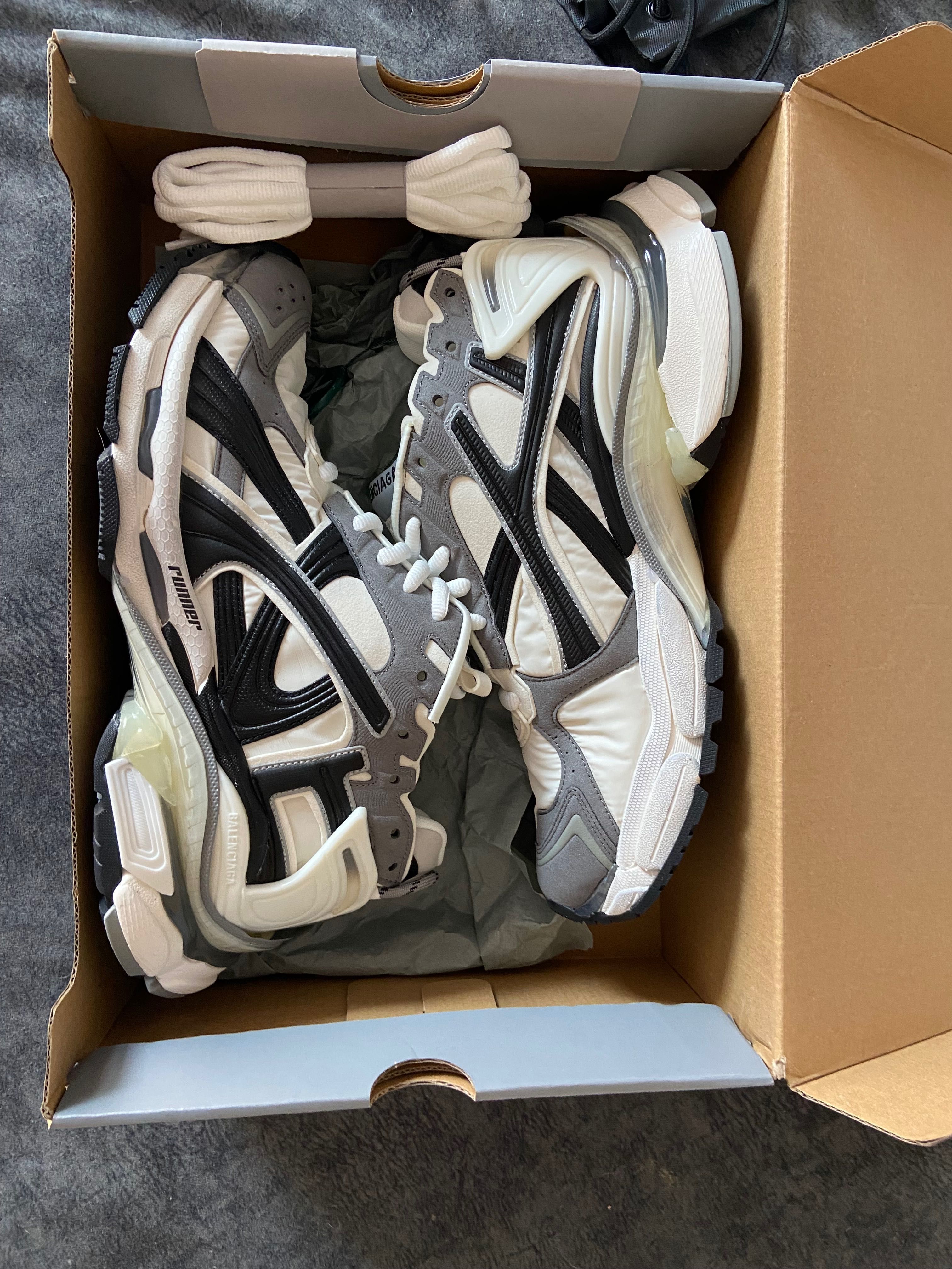 Balenciaga runner