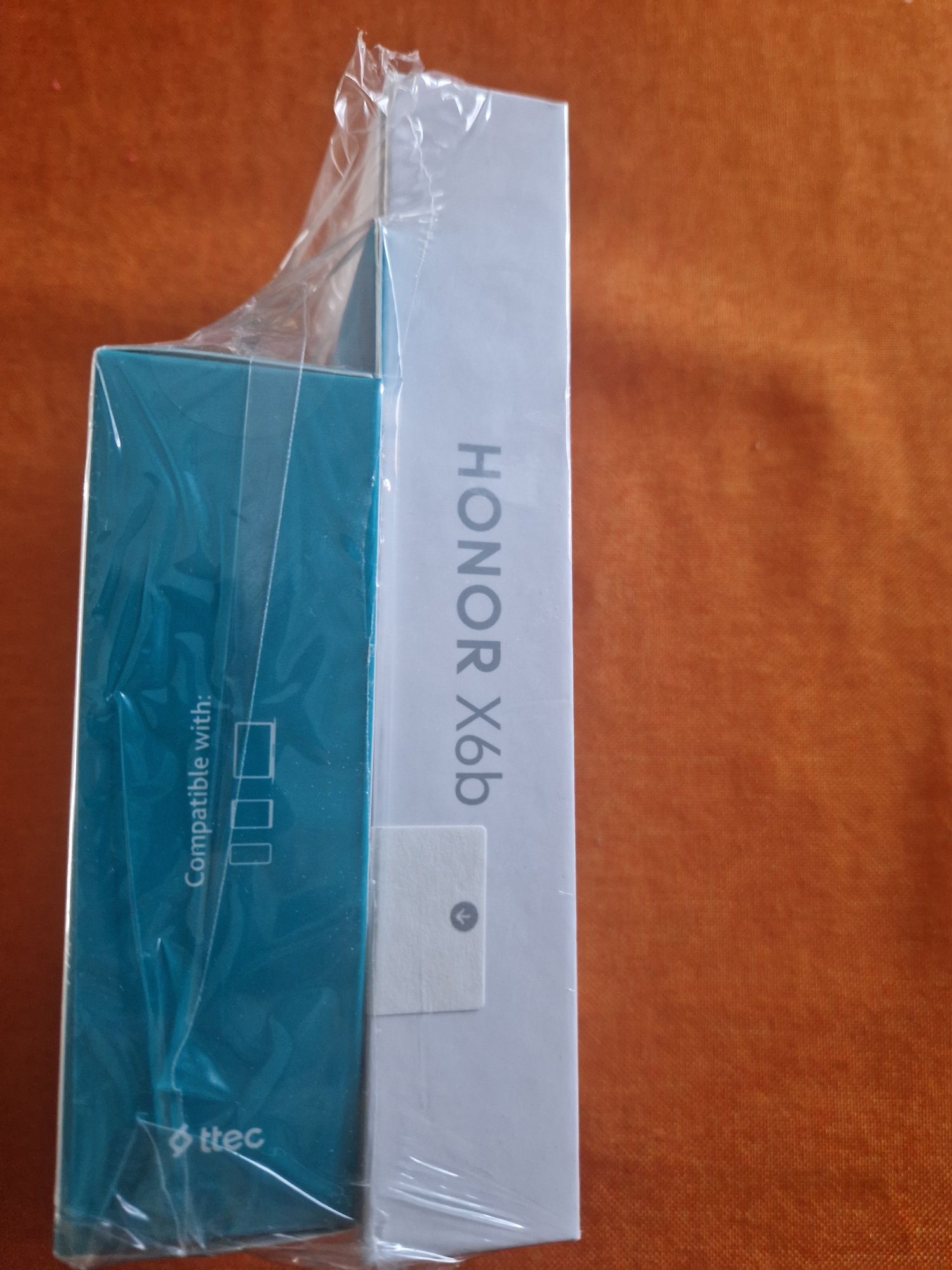 HONOR X6B подарък слушалки