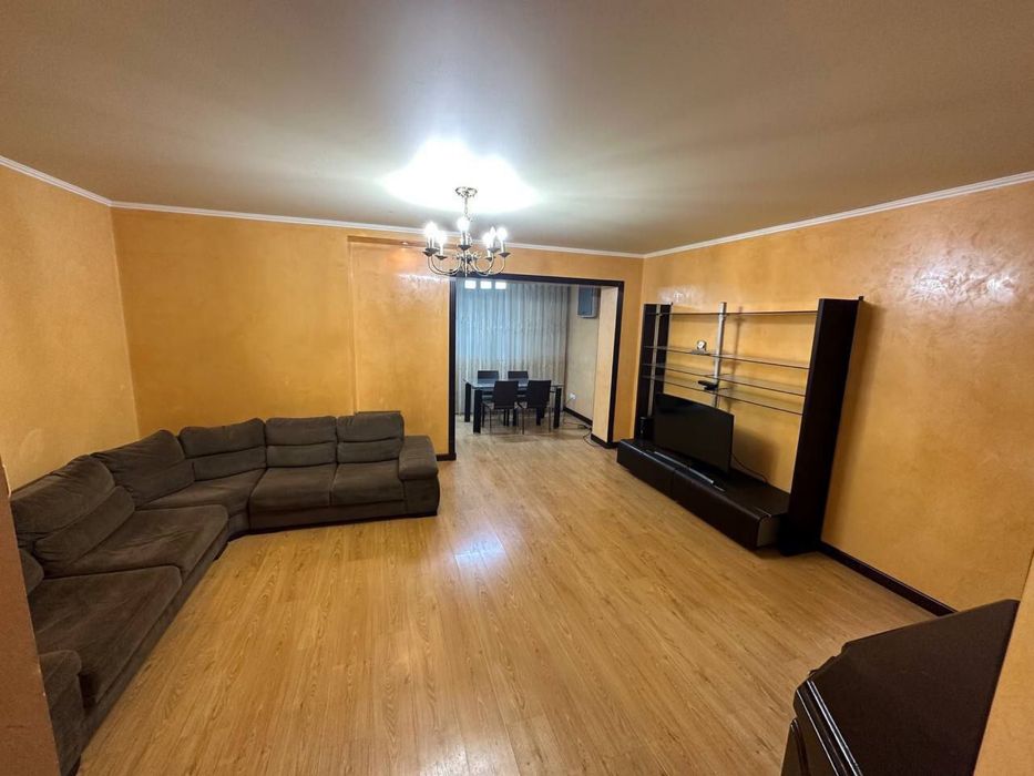 Продаю квартиру рядом с метро