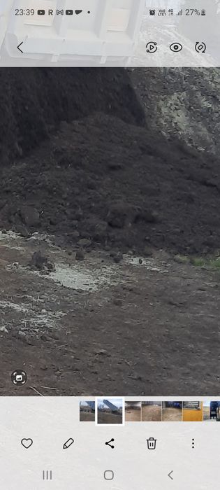 Miniexcavator cu picon pamant vegetal si nisipos
