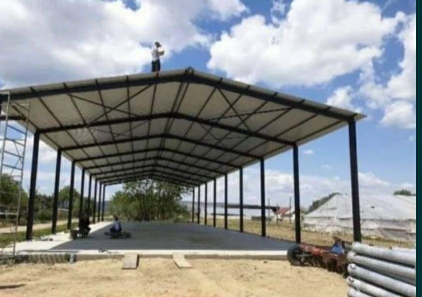 Hala metalica de 300 mp