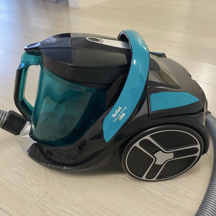 Пылесос Tefal Silence Force Cyclonic TW7272EA
