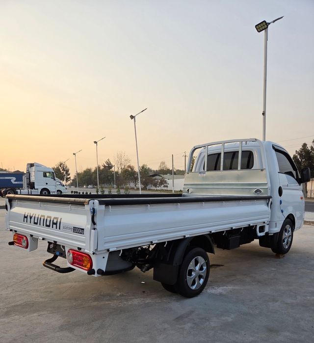 Сотилади перегон
Hyundai Porter2
бортовой 310.см 
055-эълон рақами
 Йи