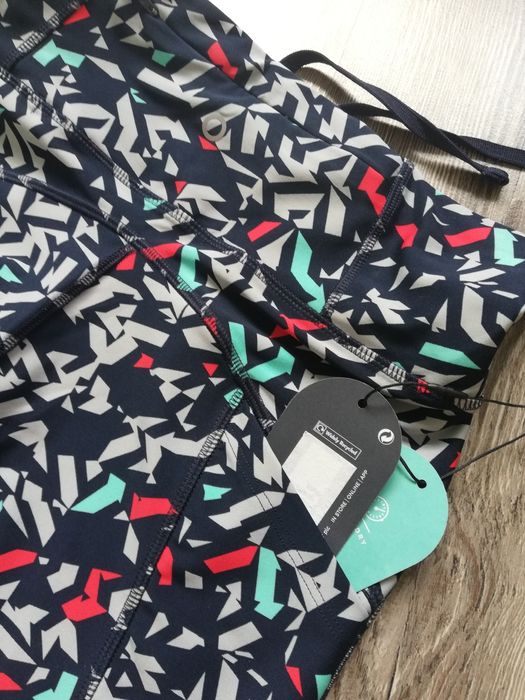 Чисто нов дамски спортен екип