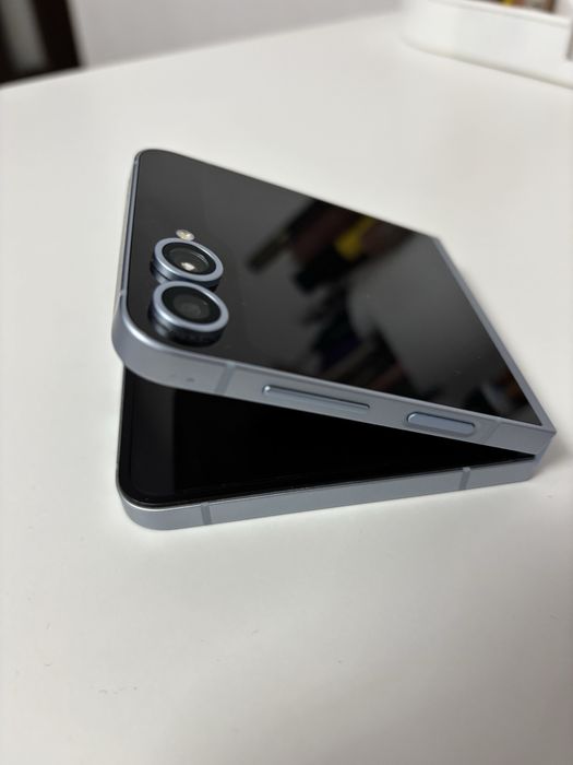 Samsung Z Flip 6
