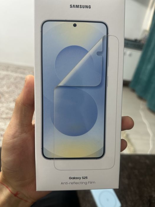 Защитная пленка на Samsung galaxy s25