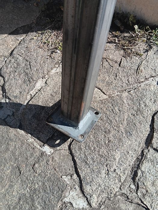 Колове за ограда с планка