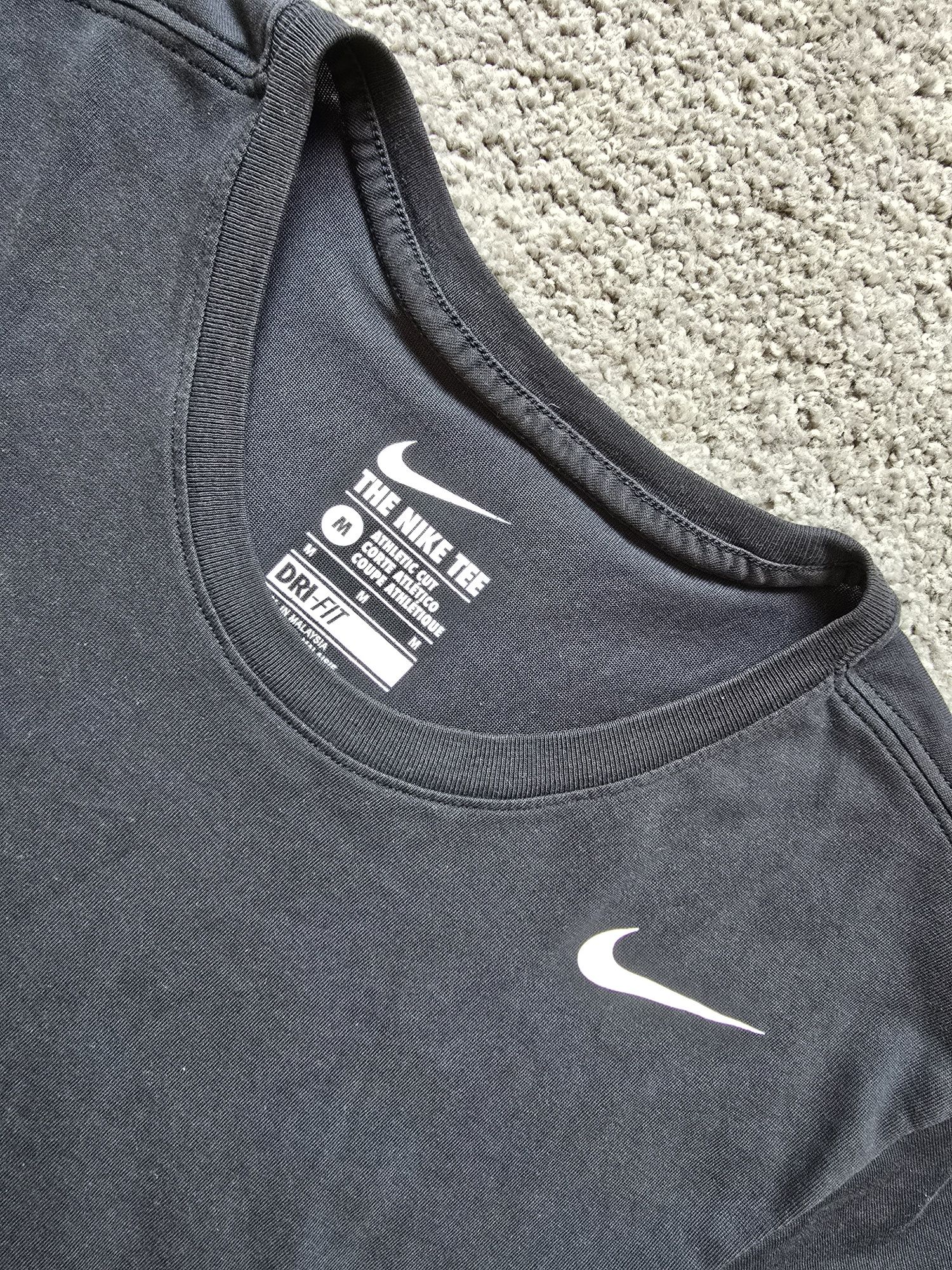 Черна тениска Nike M