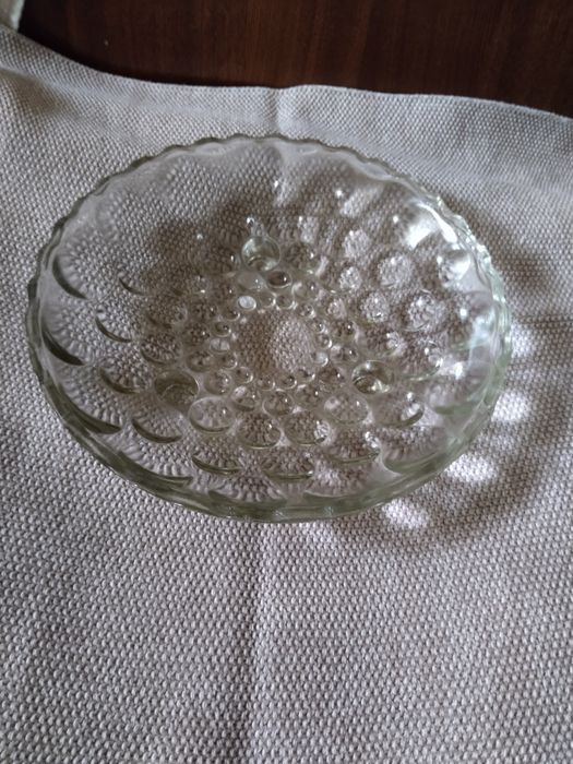 Старинное стеклянное блюдо-фруктовница в отл. состоянии.