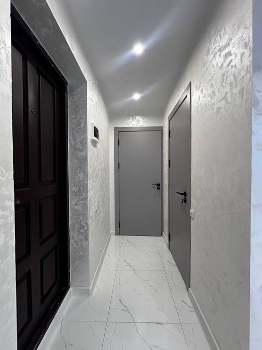 Ц5 Нежилое Коммерческое помещение площадь-55м2+12м2 подвал/Кирпич