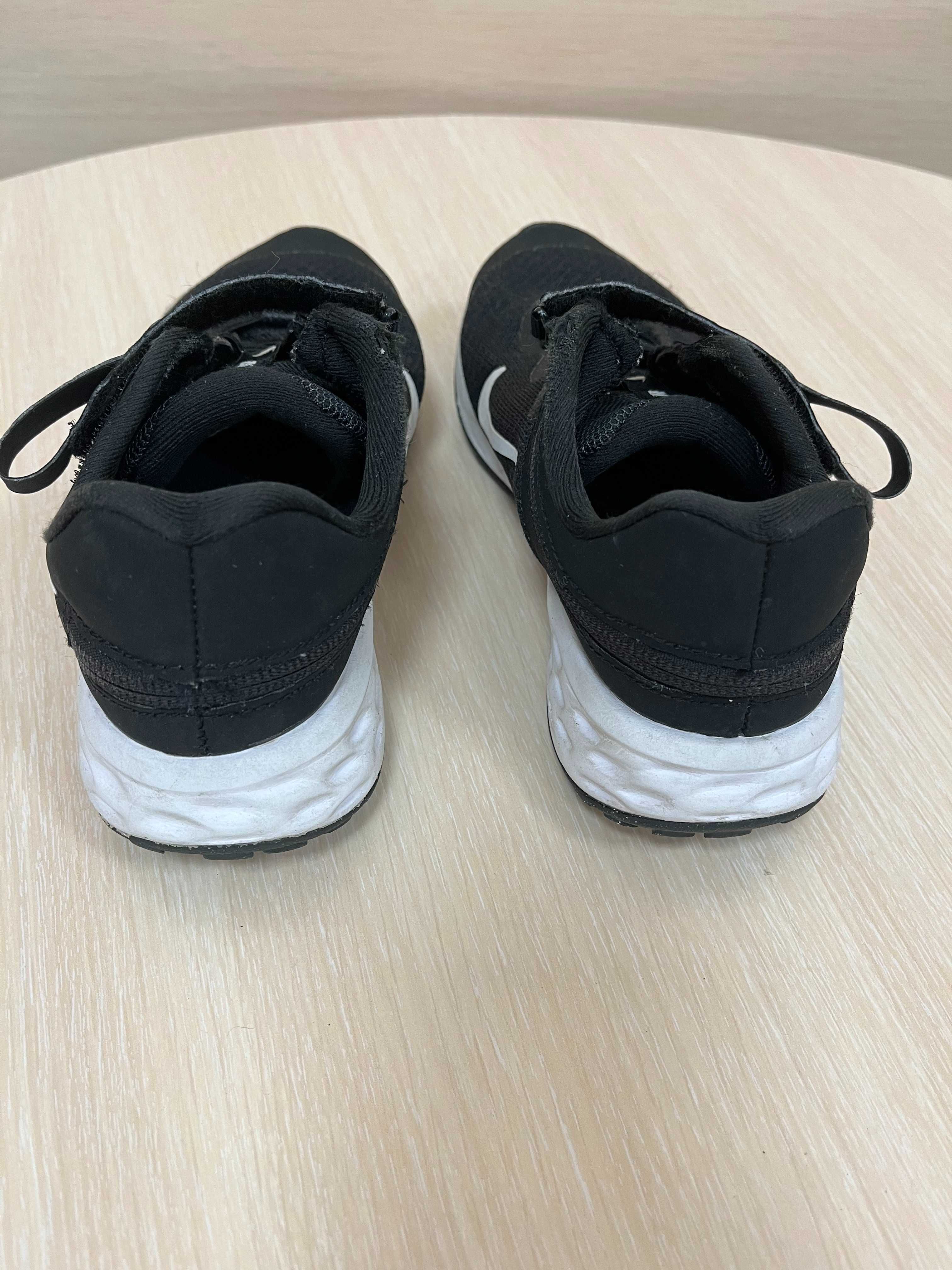 Детски маратонки NIKE REVOLUTION 6