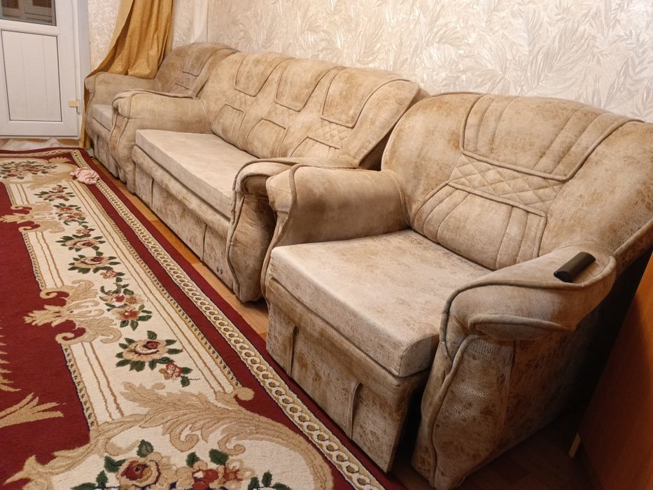 Продам диван два кресло