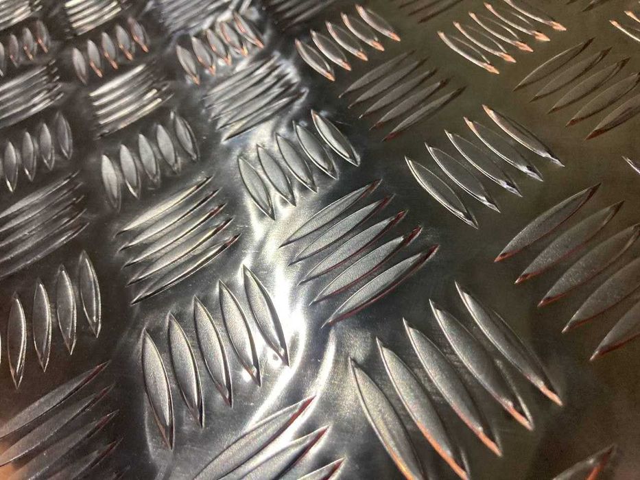 Алюмин рефлёни лист 1250х2500х1ии 2мм 3мм