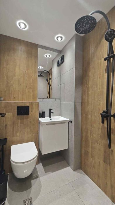 Дава се под наем Четиристаен апартамент в София, Център - 100 кв.м за 1650 € - Снимка #17