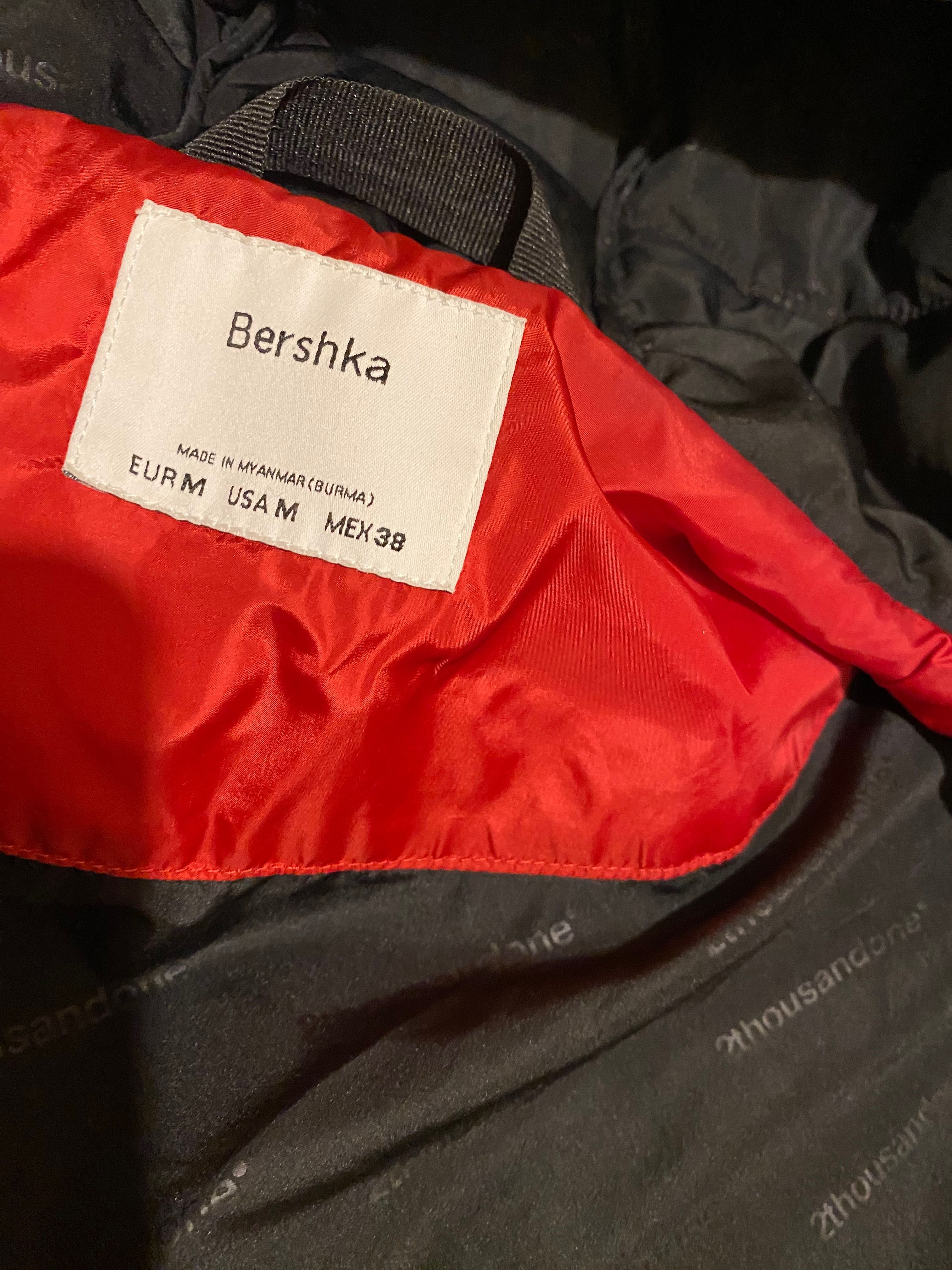 Червено мъжко яке Bershka