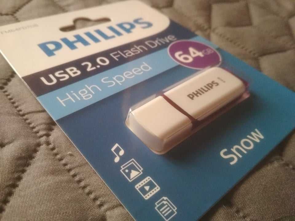 USB памет Philips 64 GB чисто нова