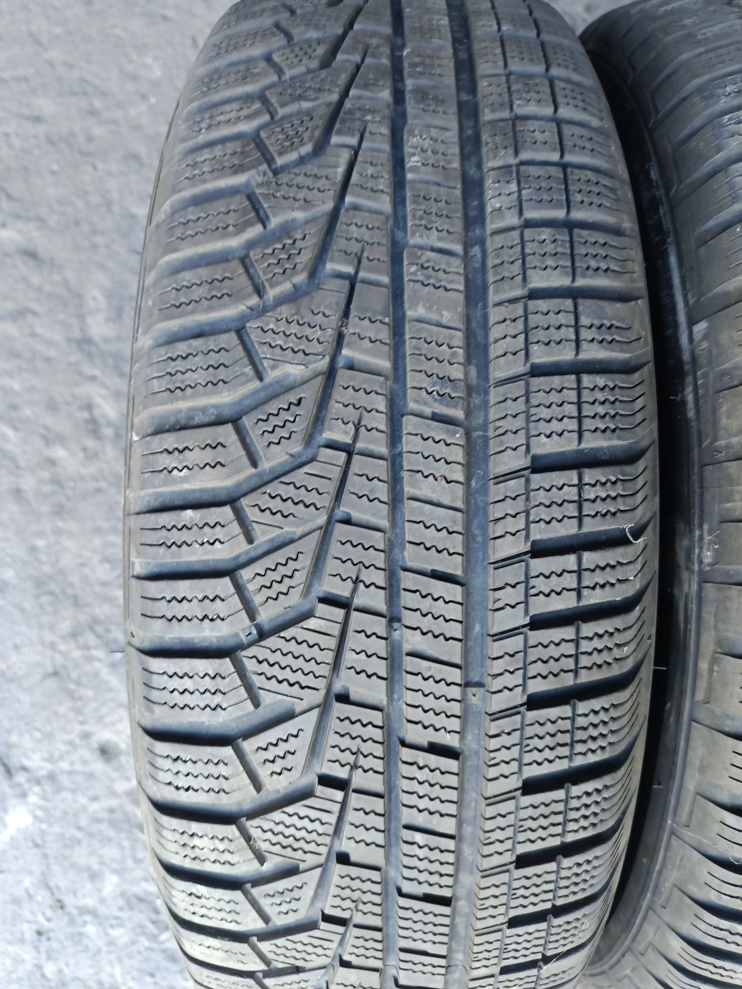 Зимни гуми -16цола -215/70-1бр.-60лв."HANKOOK"