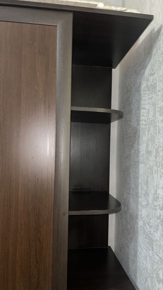 СРОЧНО продам прихожий шкаф