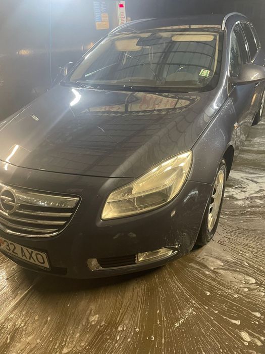 Vând Opel insigna sport touter