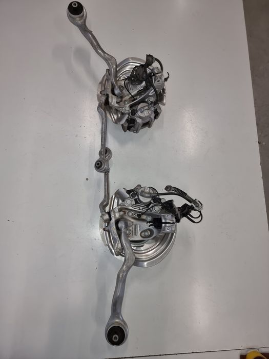 Fuzeta stânga dreapta fata completa BMW F20 F23 / cod-6792285/ 6792286