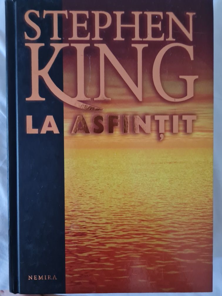 Vând cartea La Asfintit de Stephen King