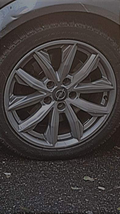 Vand jante aliaj R17 plus anvelope 225/45/17 Pirelli in stare perfecta