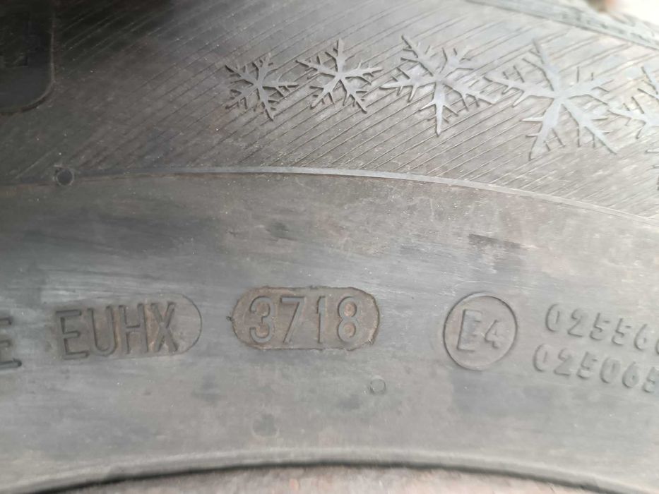 Гуми с джанти 235-70-16