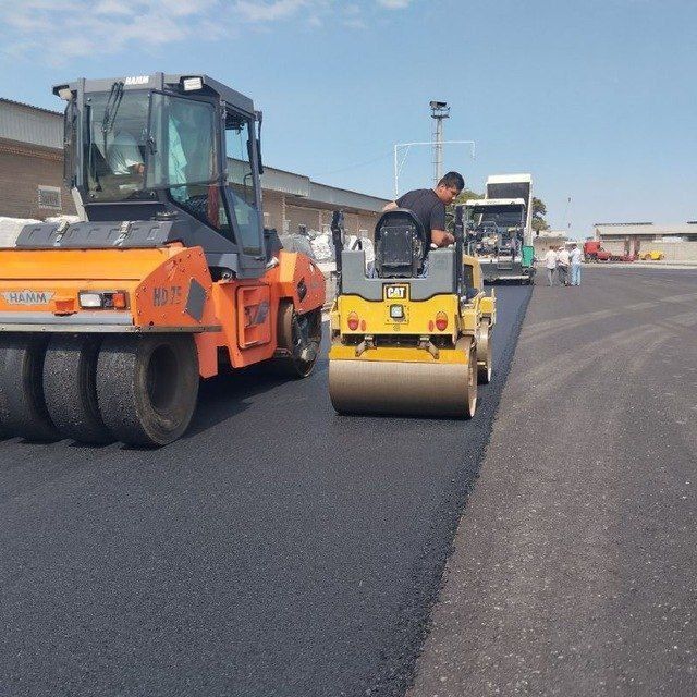 Asfalt asfalt Asfalga chiziqlari VA asfalt qirindisi ham mavjut  i