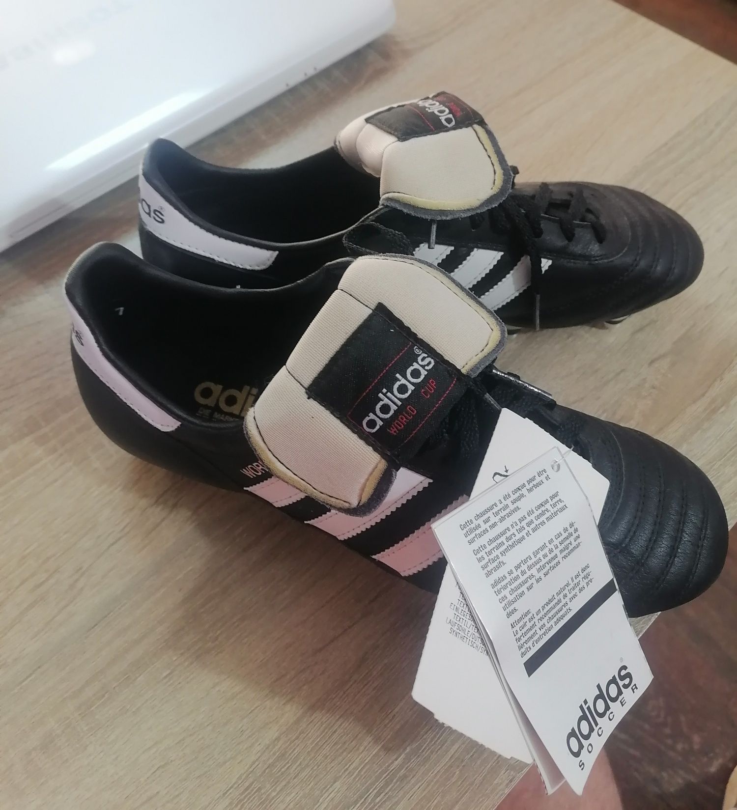 Футболни обувки adidas