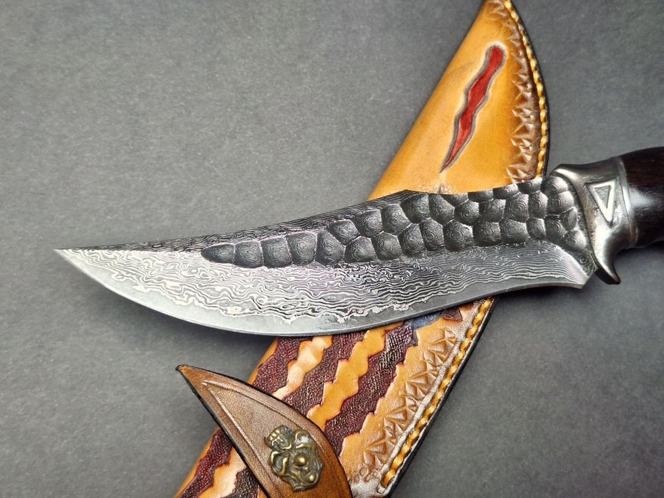 Ловен нож от дамаска стомана Monster Wolverine