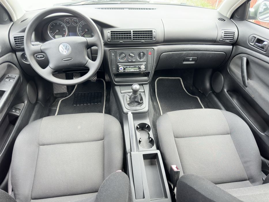 Volkswagen passat 1.6i 77.000KM