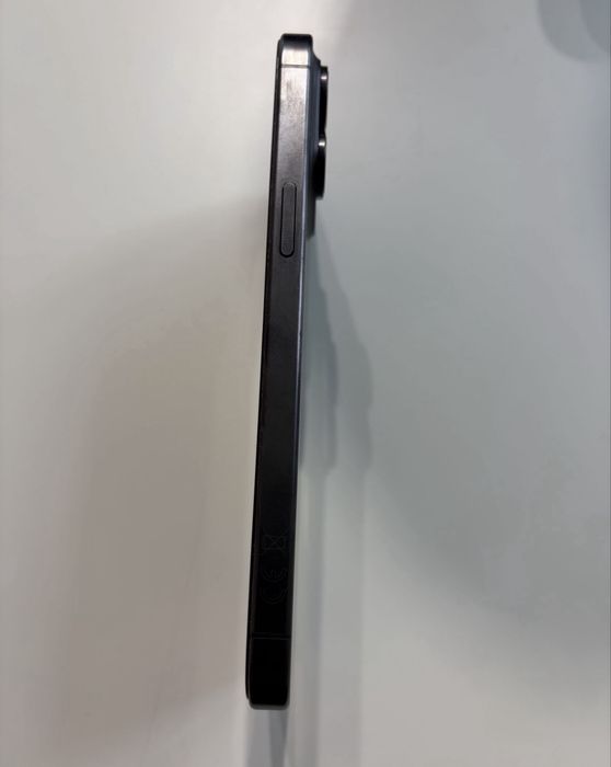 Vand iphone 15 pro sau schimb cu 12 pro 13 si dif sa primesc