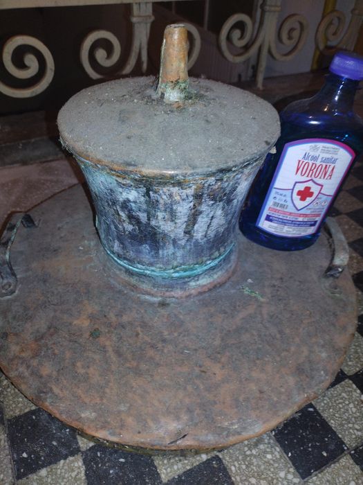 Cazan de tuica mic, vechi tabla foarte groasa