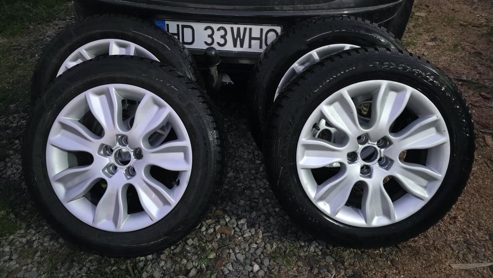 Vând cauciucuri urgent!