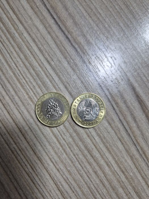 Монета 100 тенге