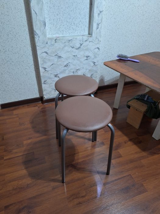 Две новые табуретки