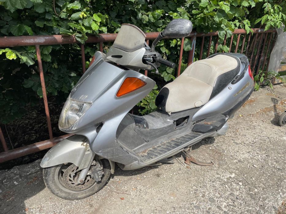 Vand 2 scutere Honda Phanteon