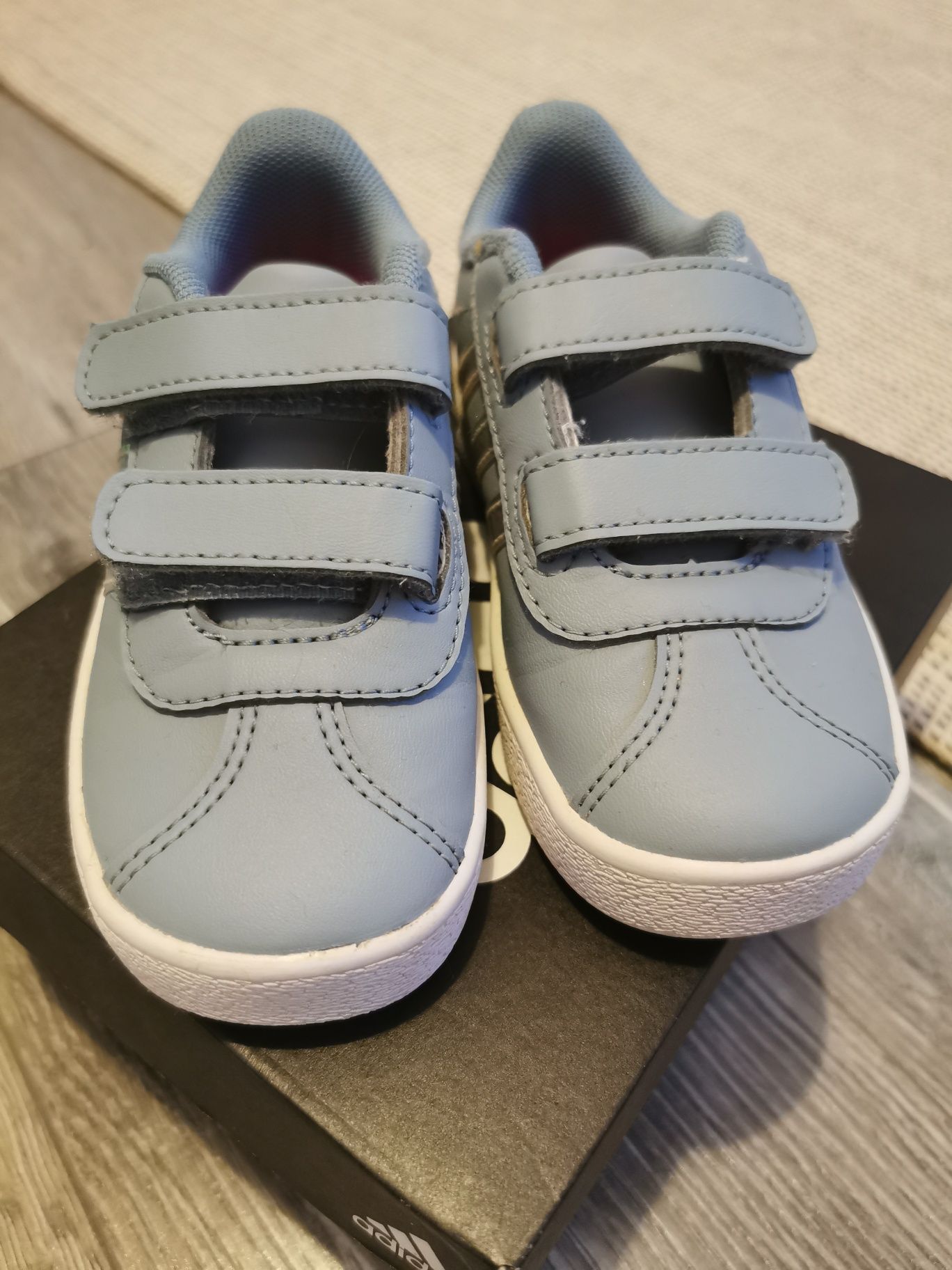 Vand Adidas copii mărime 24
