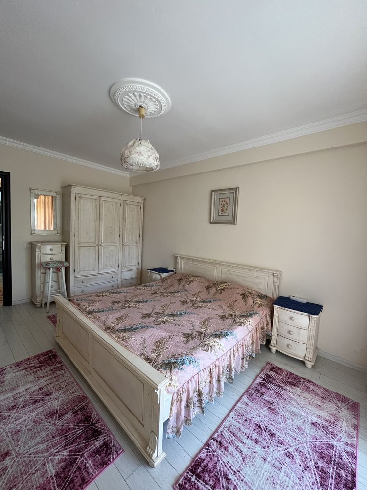 Inchiriez apartament 2 camere Mamaia centru
