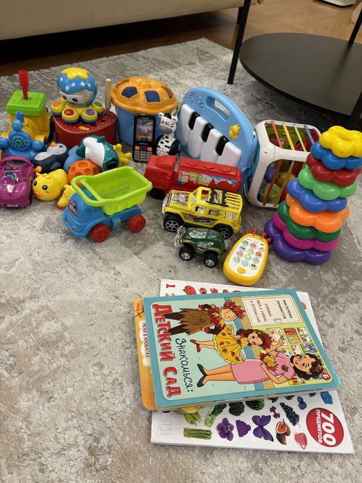 Отдам детские игрушки и книги